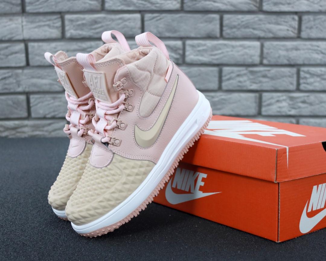 Nike Duckboot 17 Pink
