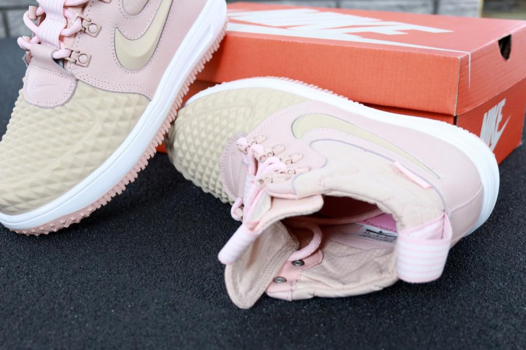 Nike Duckboot 17 Pink