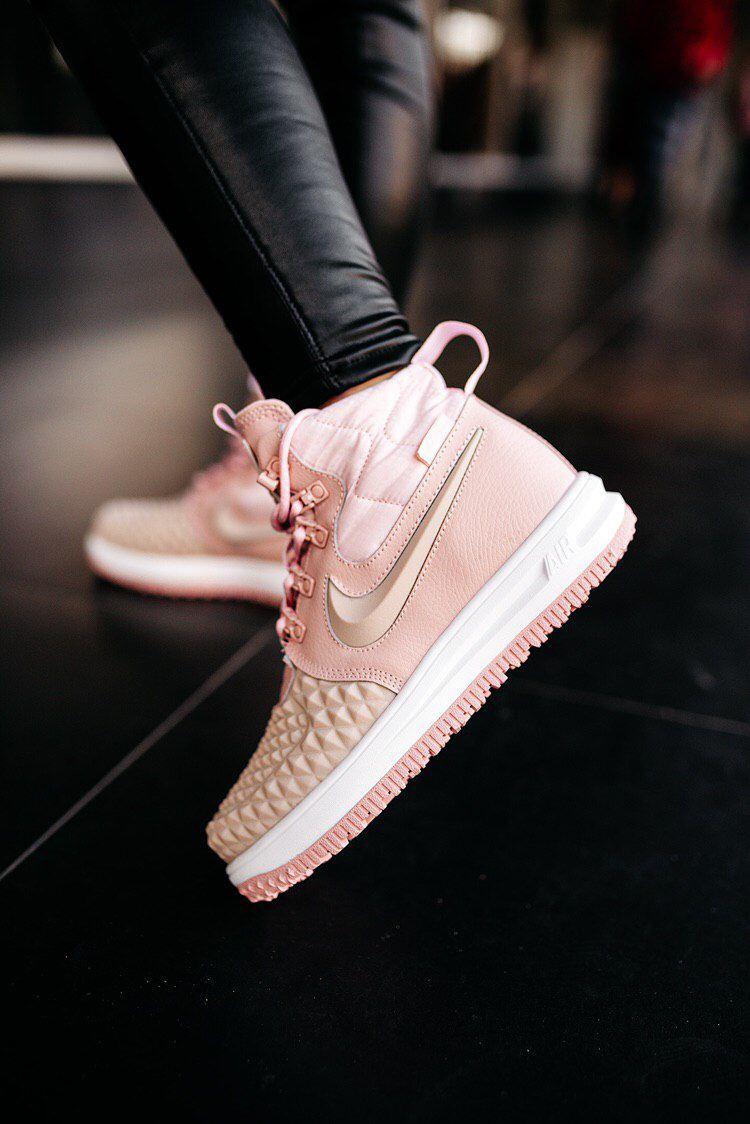 Nike Duckboot 17 Pink