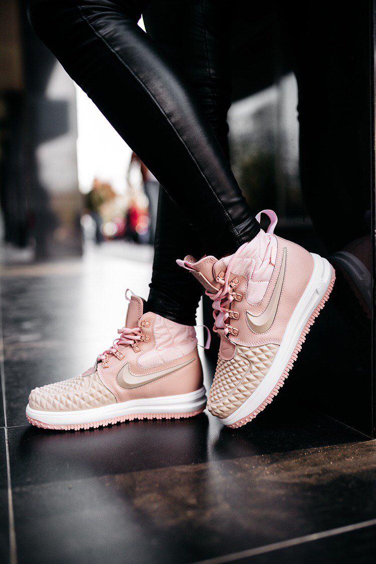 Nike Duckboot 17 Pink