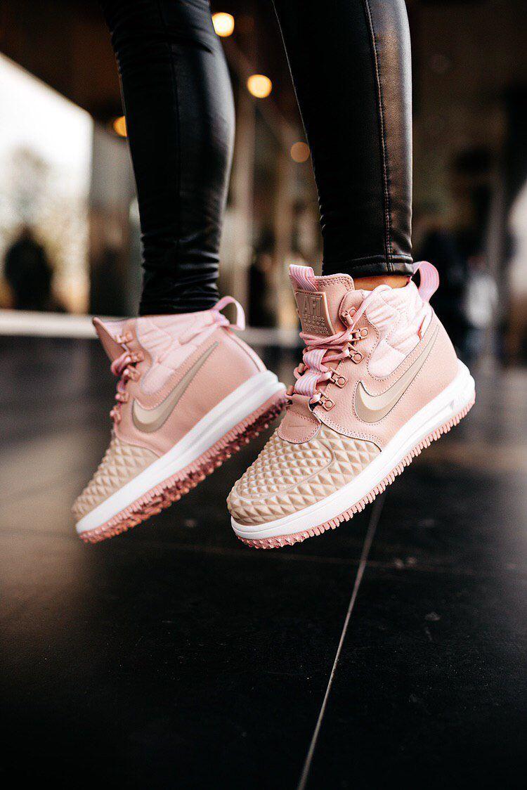 Nike Duckboot 17 Pink