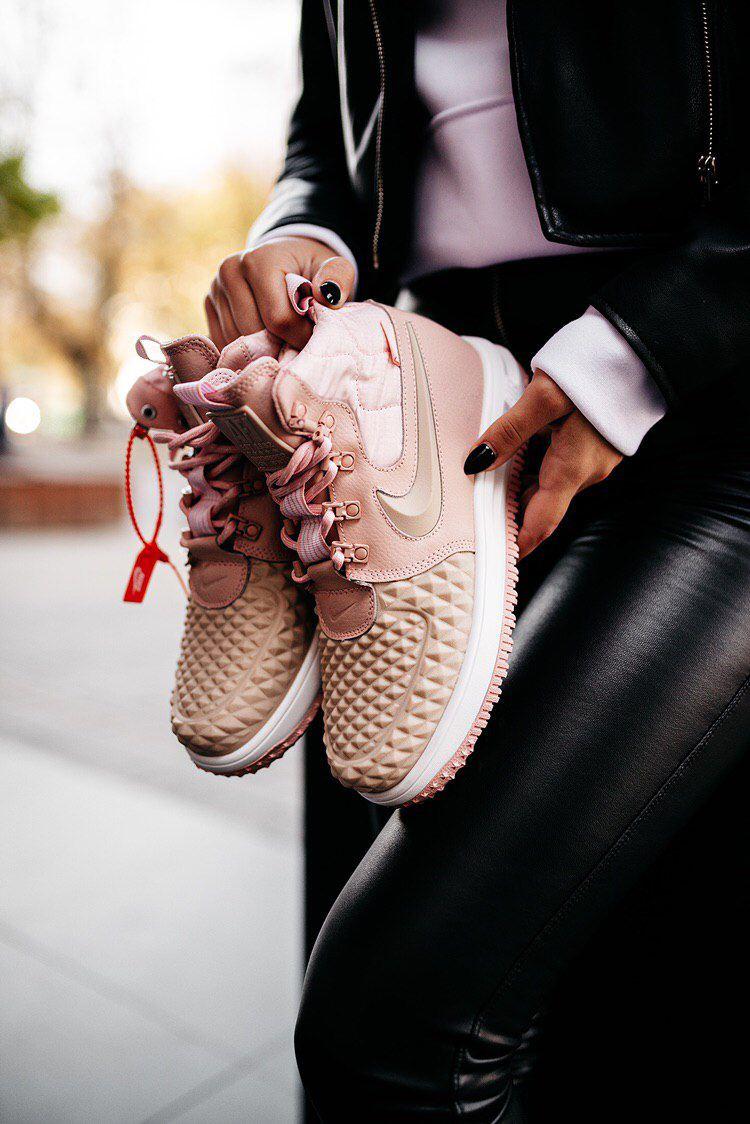 Nike Duckboot 17 Pink