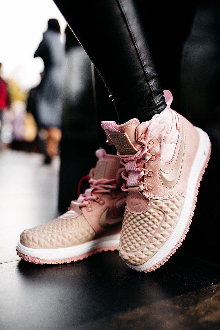 Nike Duckboot 17 Pink