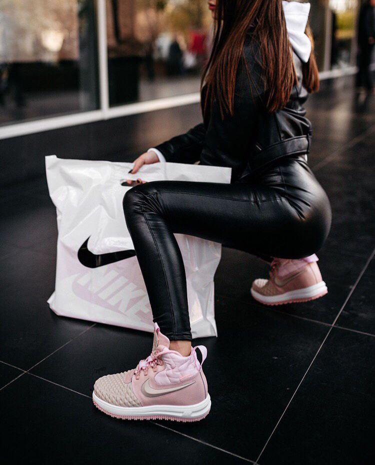 Nike Duckboot 17 Pink