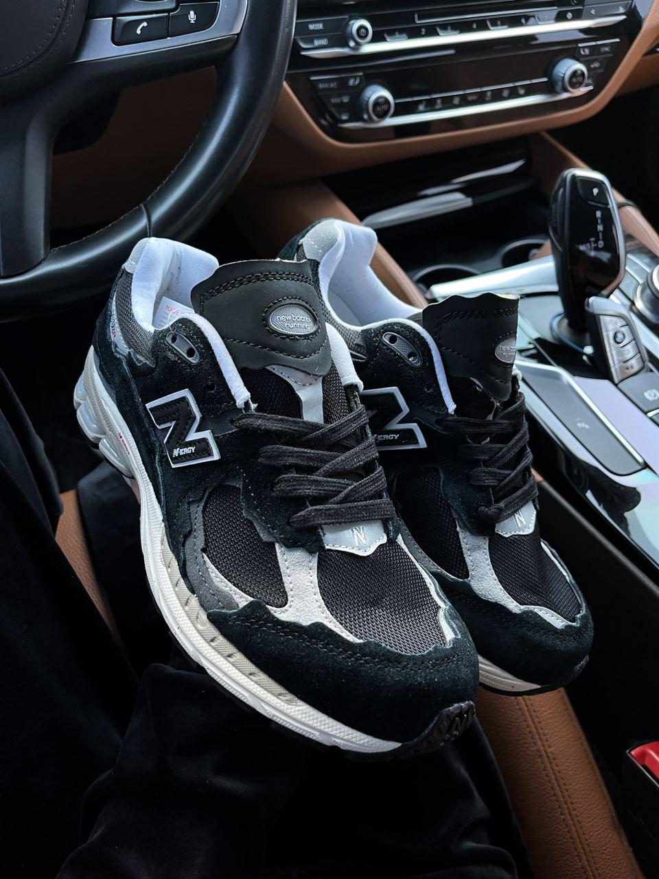 New Balance 2002R Black White v2