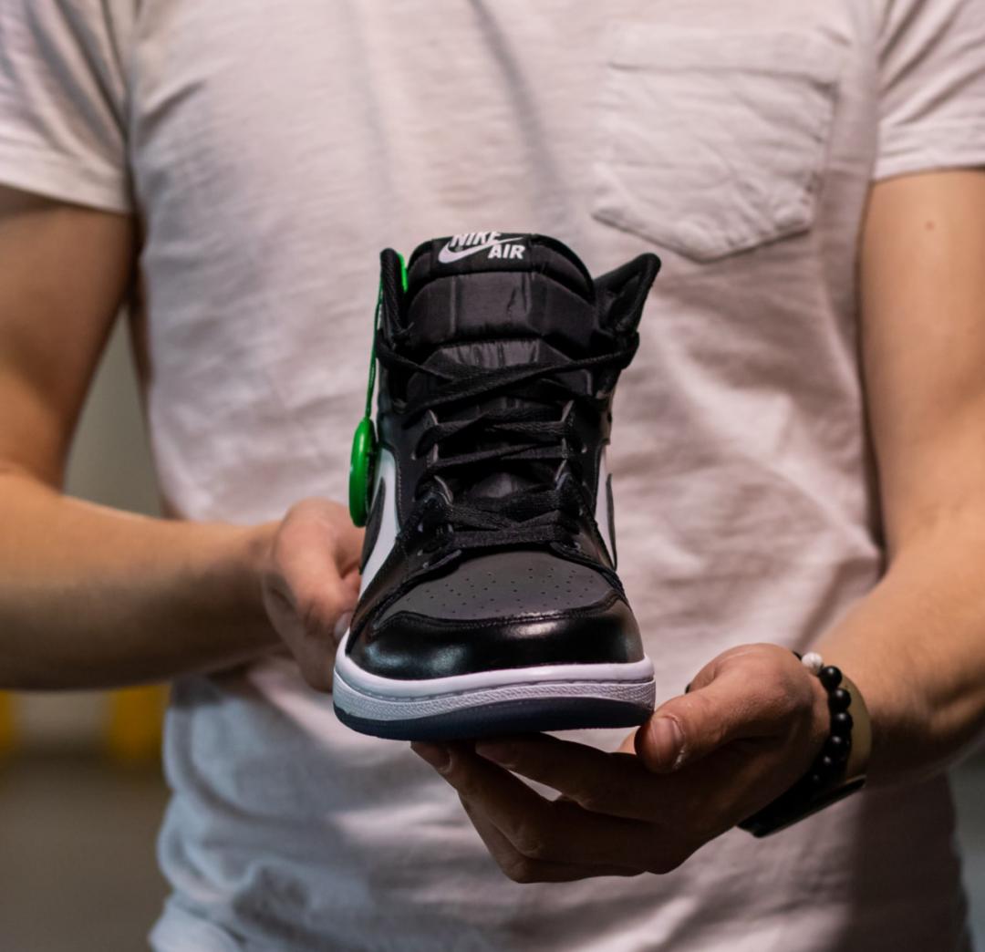 Nike Air Jordan 1 Mid Patent Chameleon