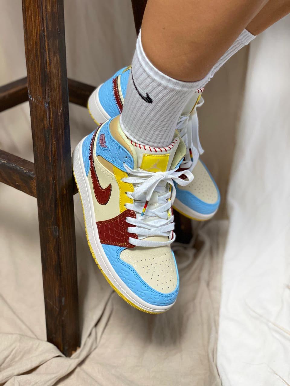 Nike Air Jordan 1 Mid Se Fearless 2