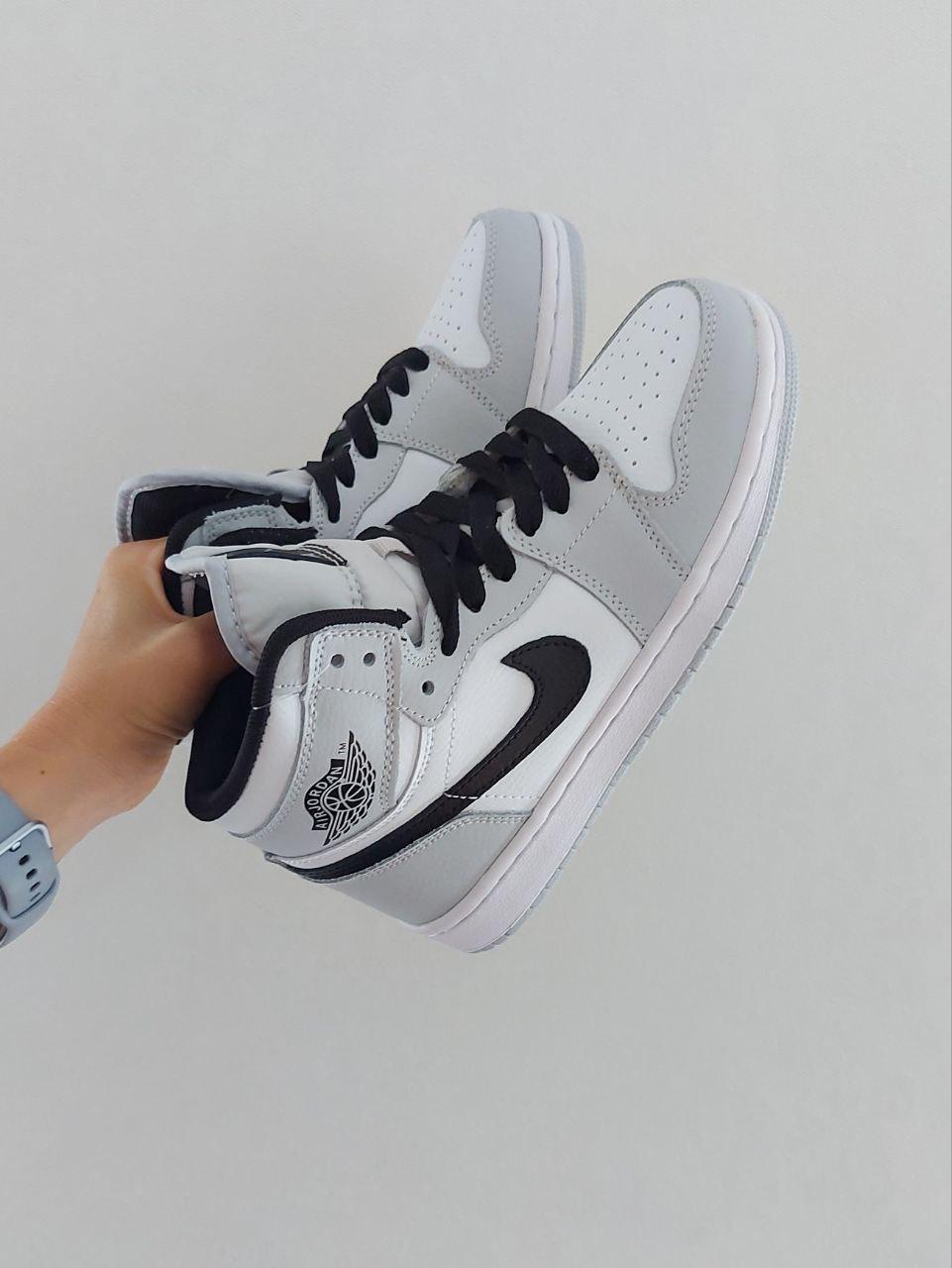 Nike Air Jordan 1 Mid Light Smoke Grey v2