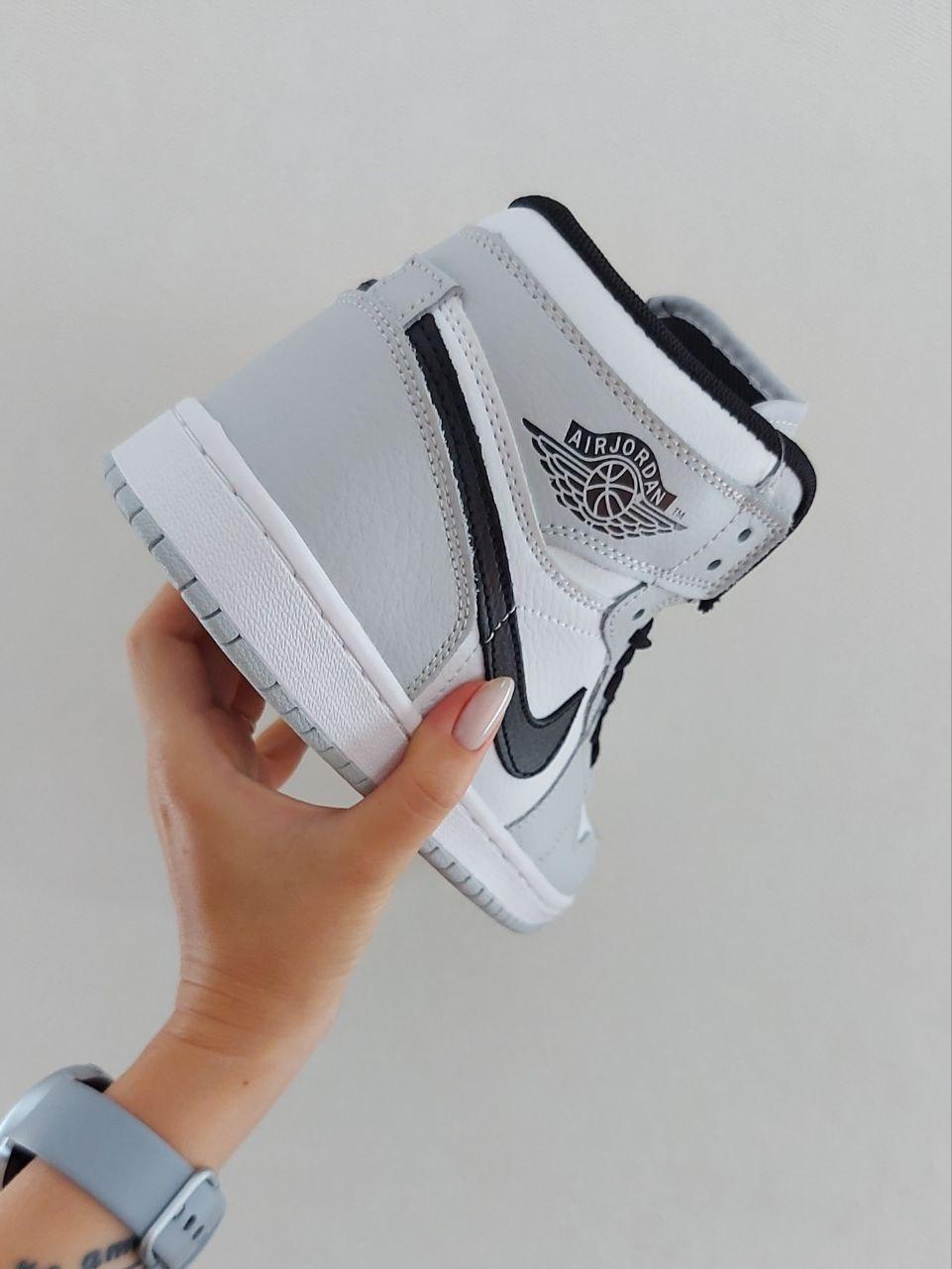Nike Air Jordan 1 Mid Light Smoke Grey v2