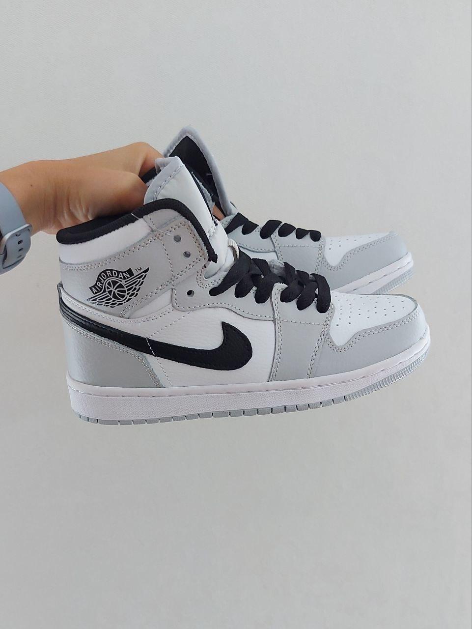 Nike Air Jordan 1 Mid Light Smoke Grey v2