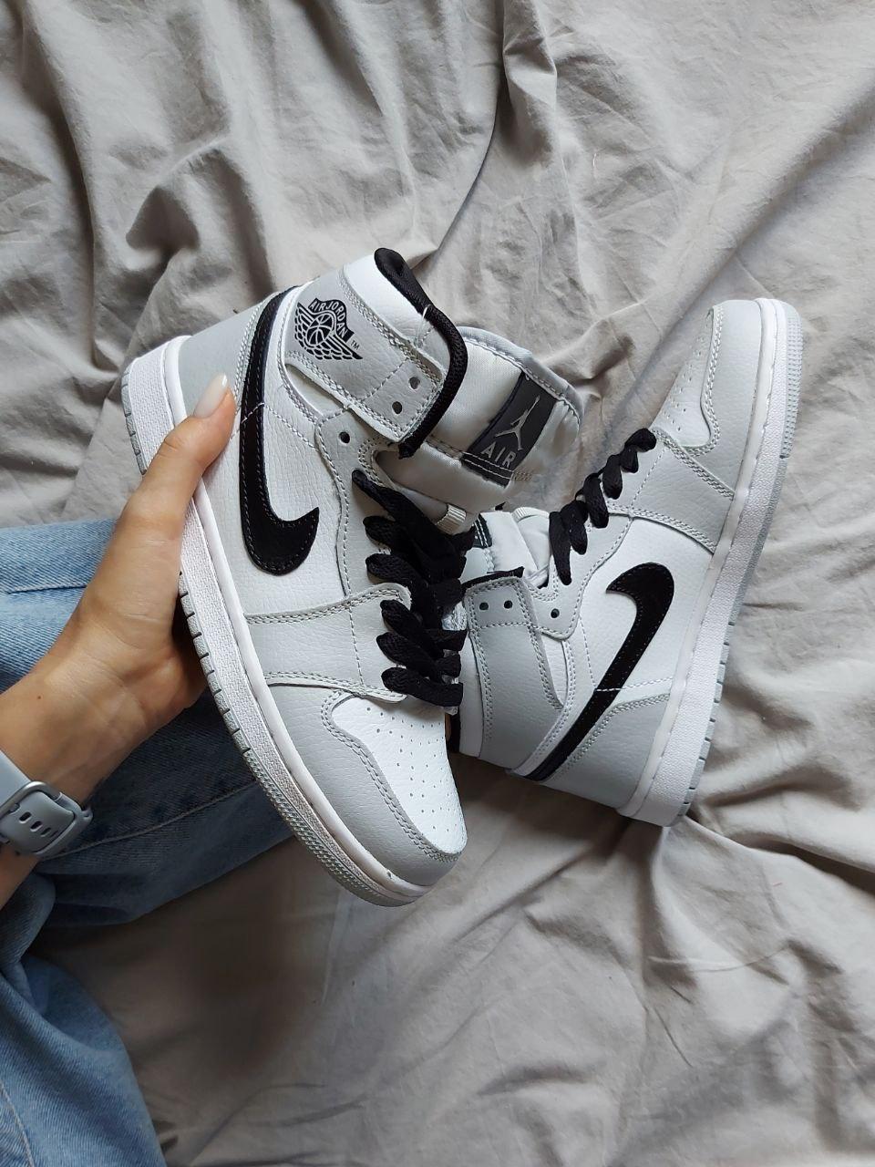 Nike Air Jordan 1 Mid Light Smoke Grey v2