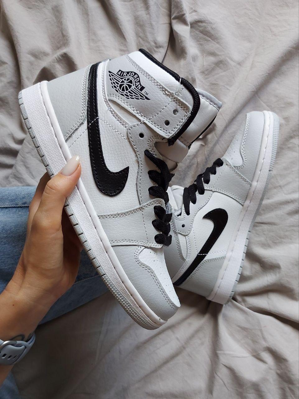 Nike Air Jordan 1 Mid Light Smoke Grey v2