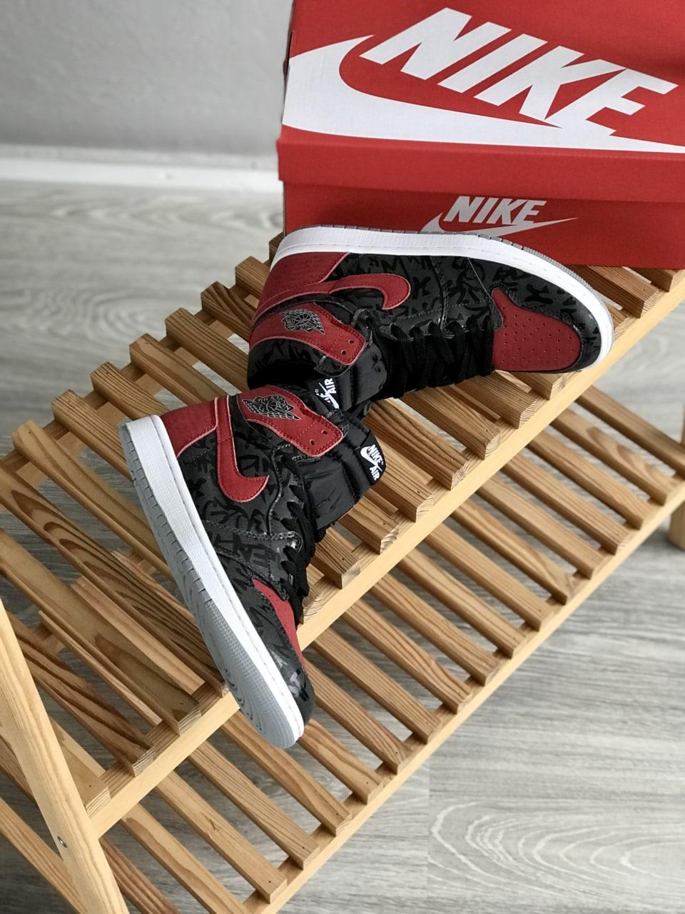 Nike Air Jordan 1 High red Black White