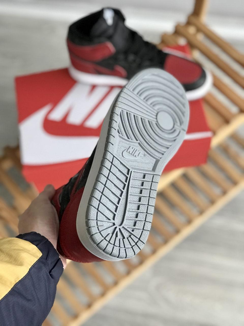 Nike Air Jordan 1 High red Black White