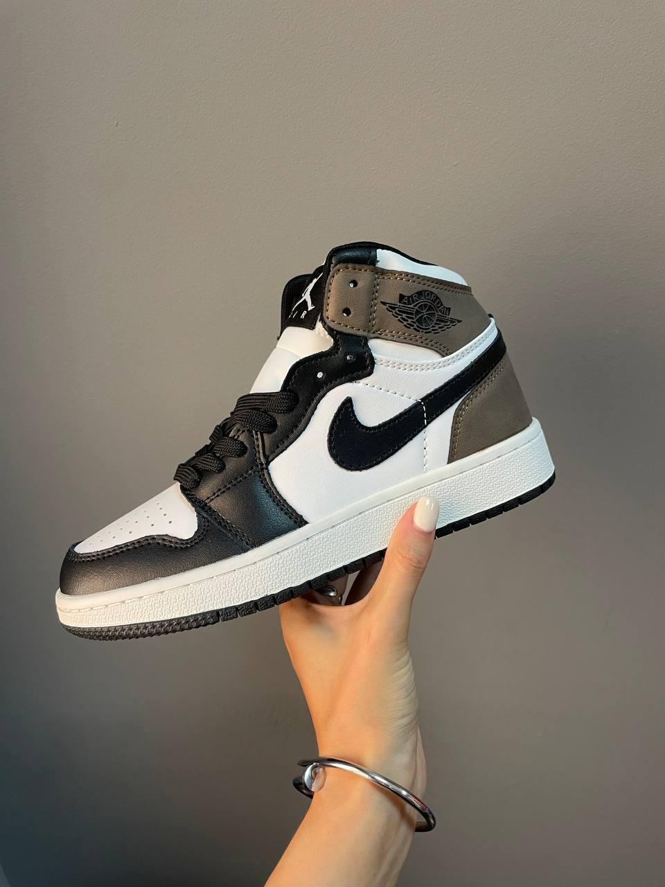 Nike Air Jordan 1 Retro Mid Dark Mocha