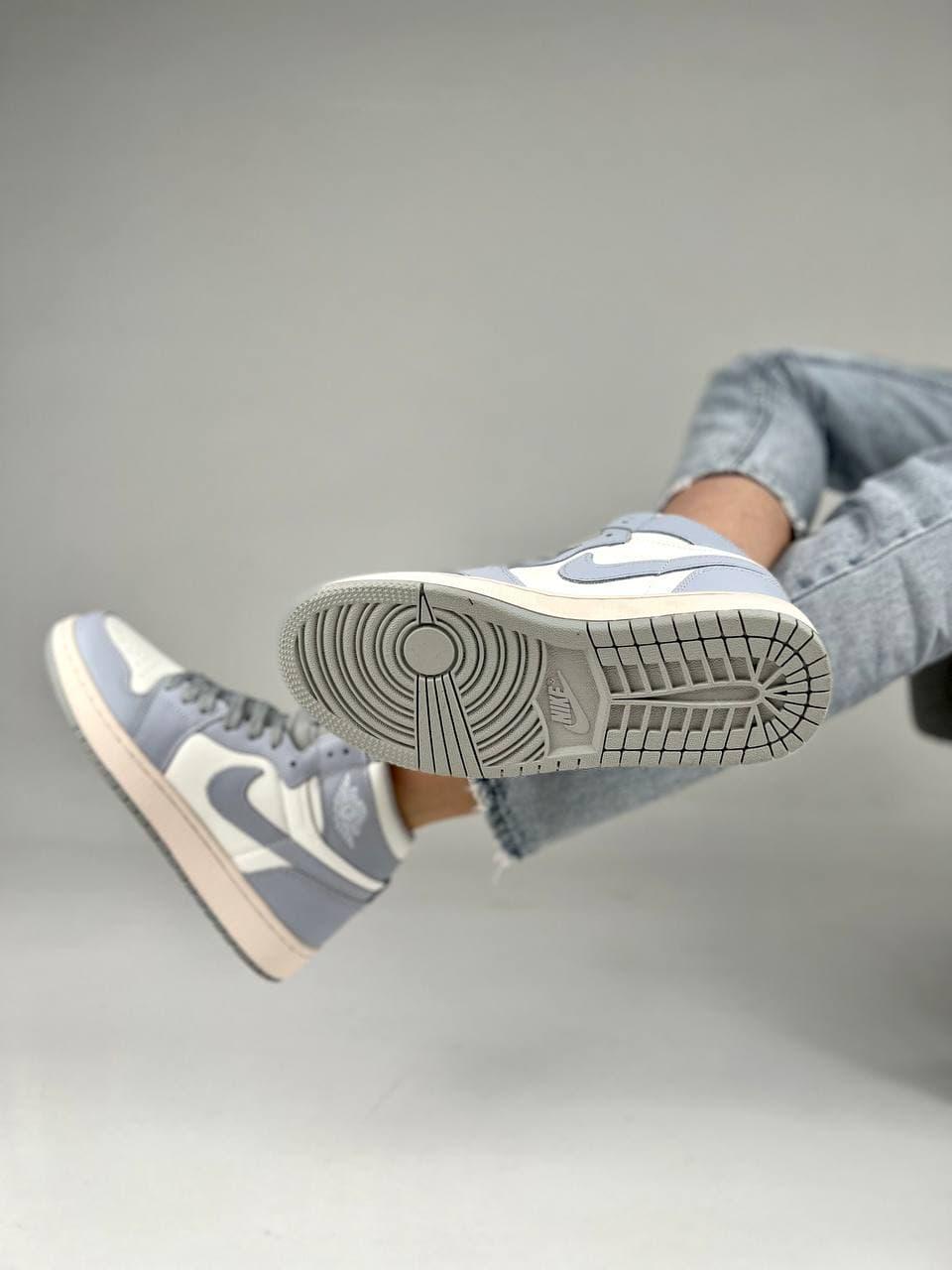 Nike Air Jordan 1 Retro High Light Smoke Grey