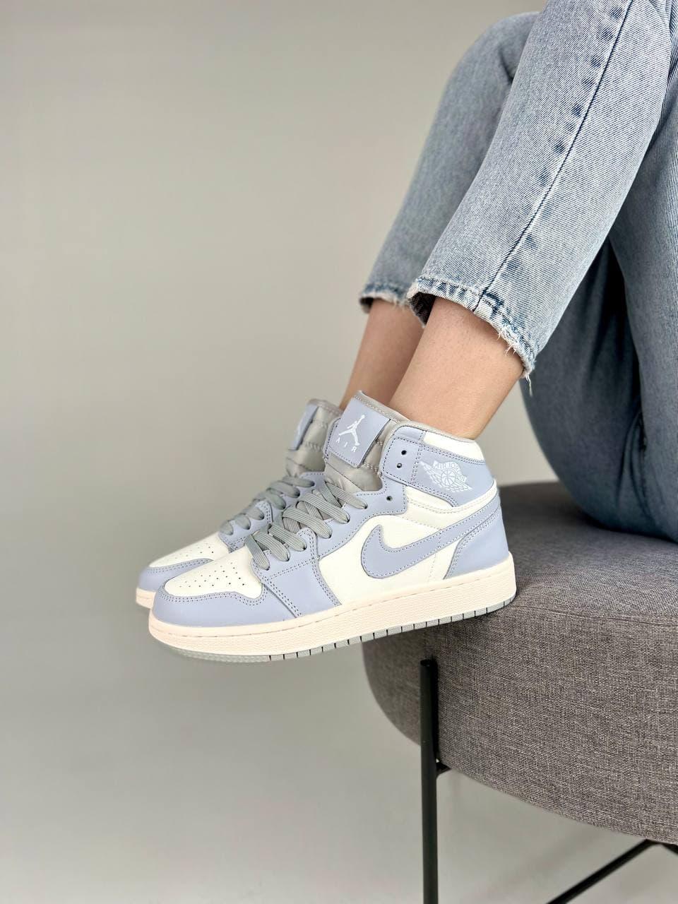 Nike Air Jordan 1 Retro High Light Smoke Grey