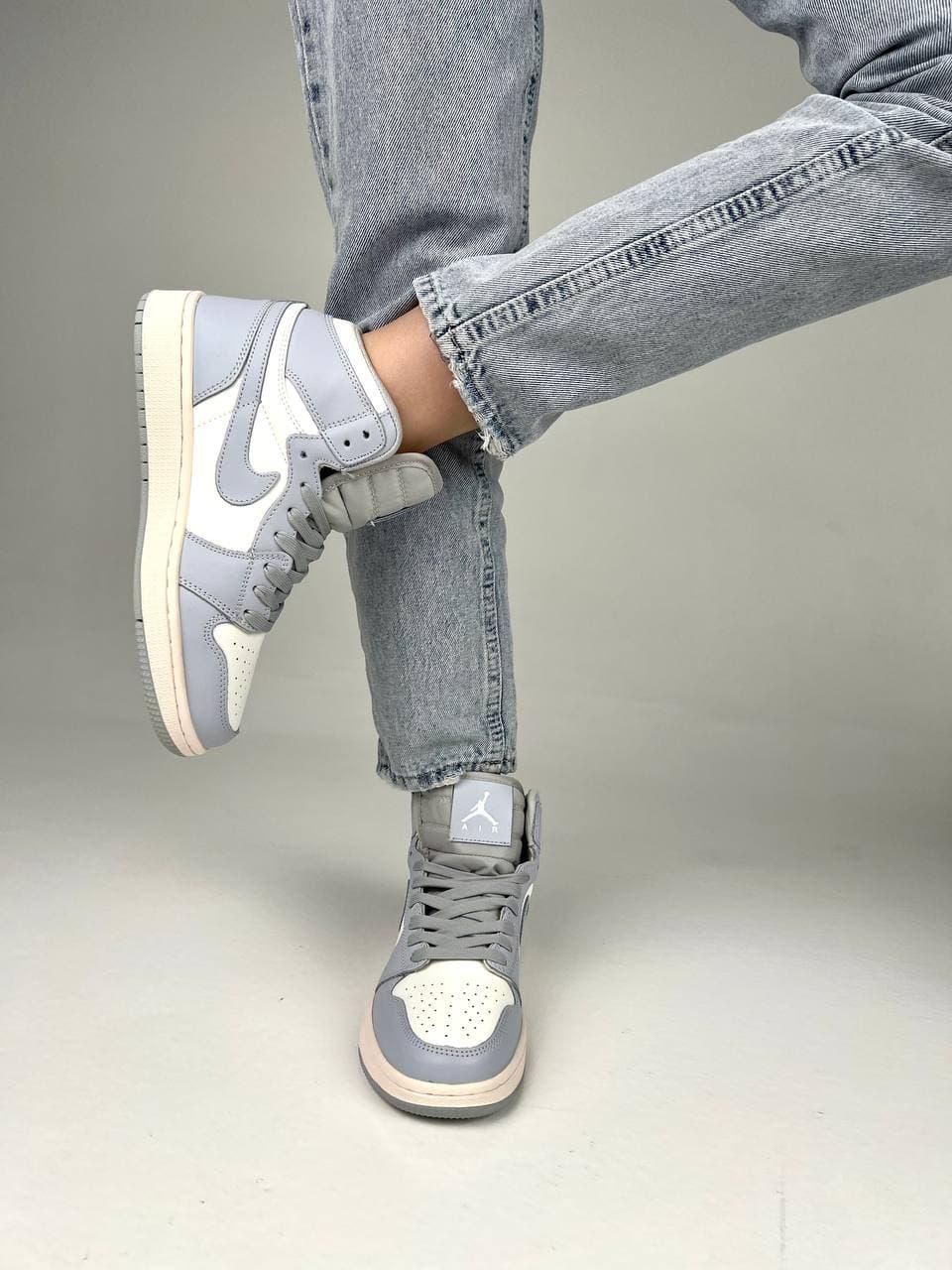 Nike Air Jordan 1 Retro High Light Smoke Grey