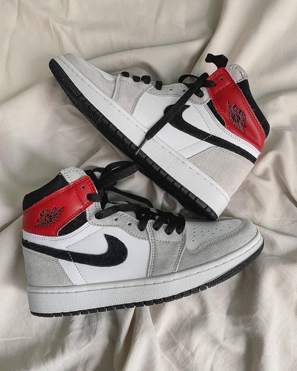 Nike Air Jordan 1 Retro High Light Smoke Grey 2