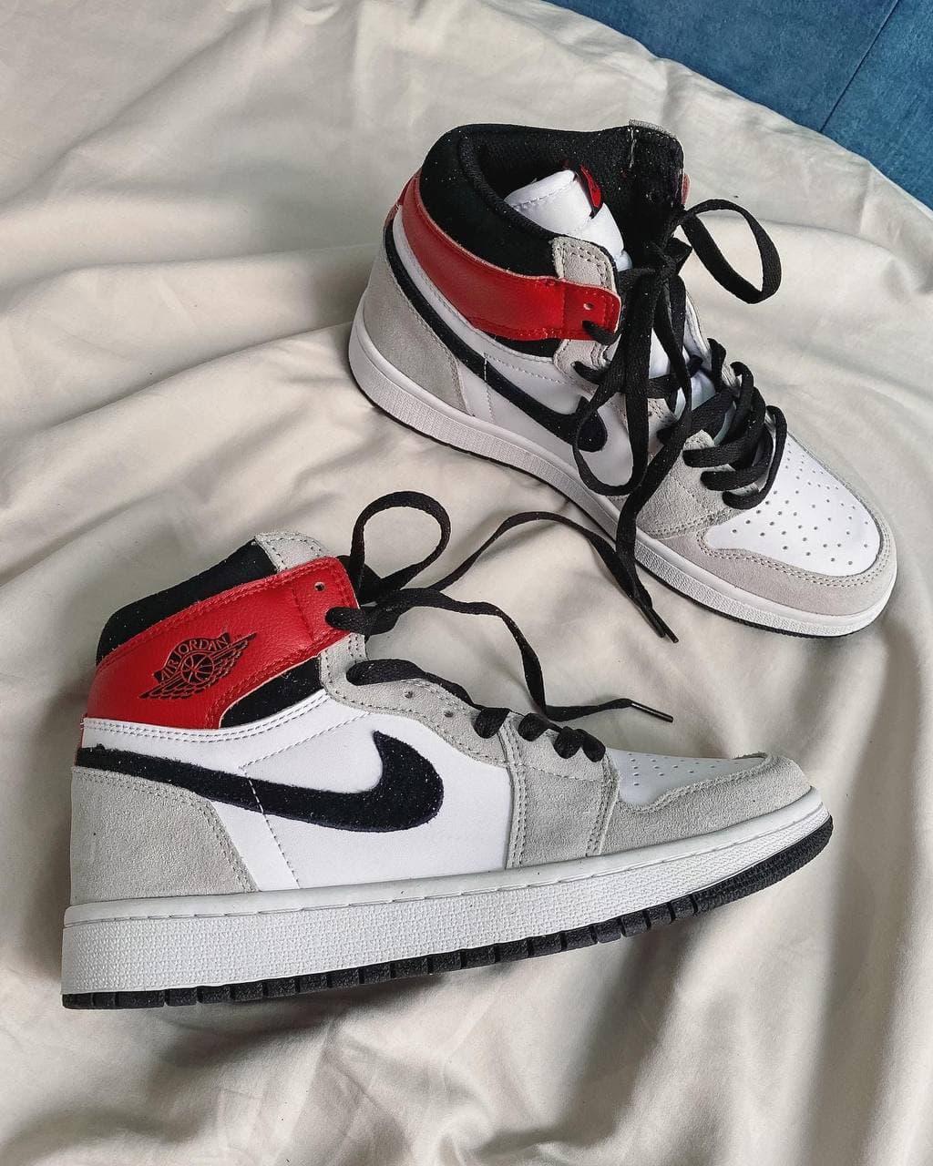 Nike Air Jordan 1 Retro High Light Smoke Grey 2