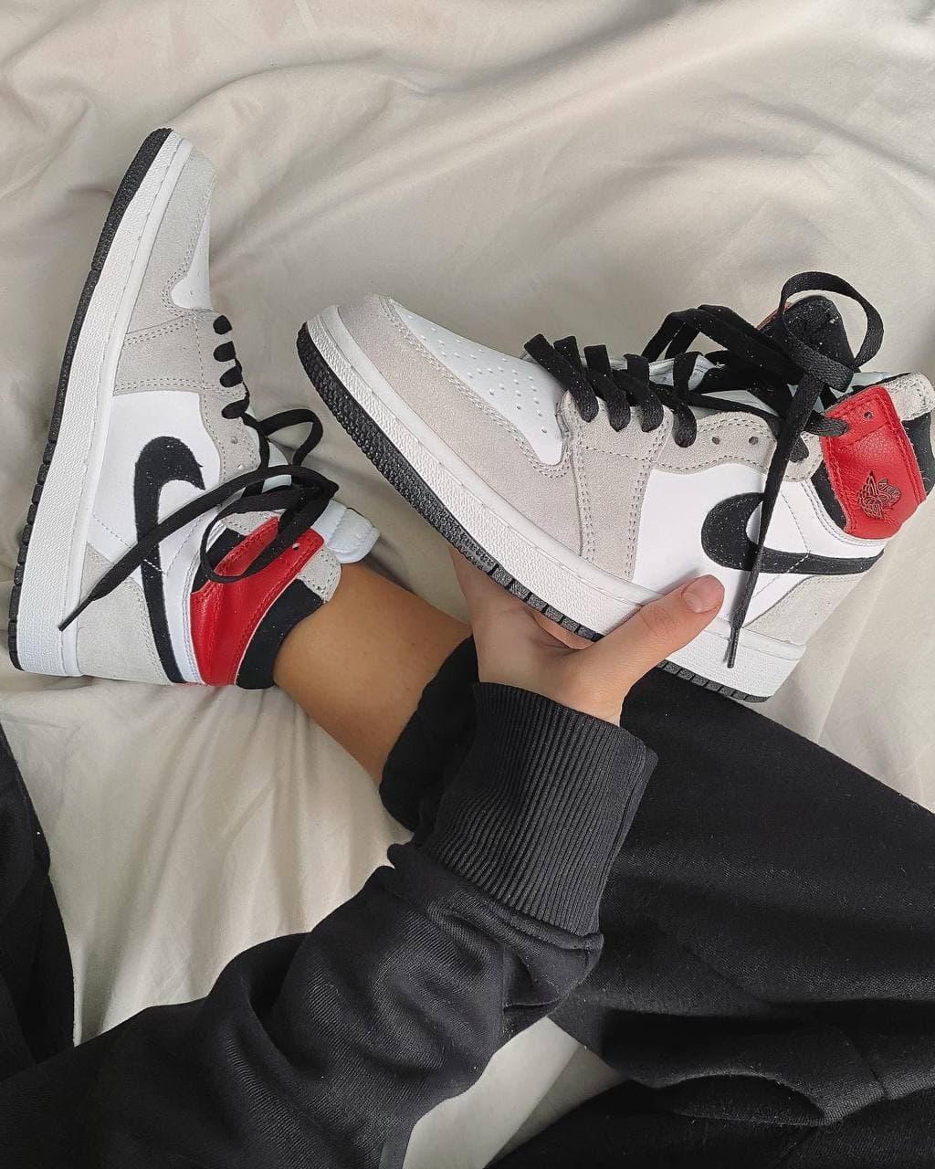 Nike Air Jordan 1 Retro High Light Smoke Grey 2