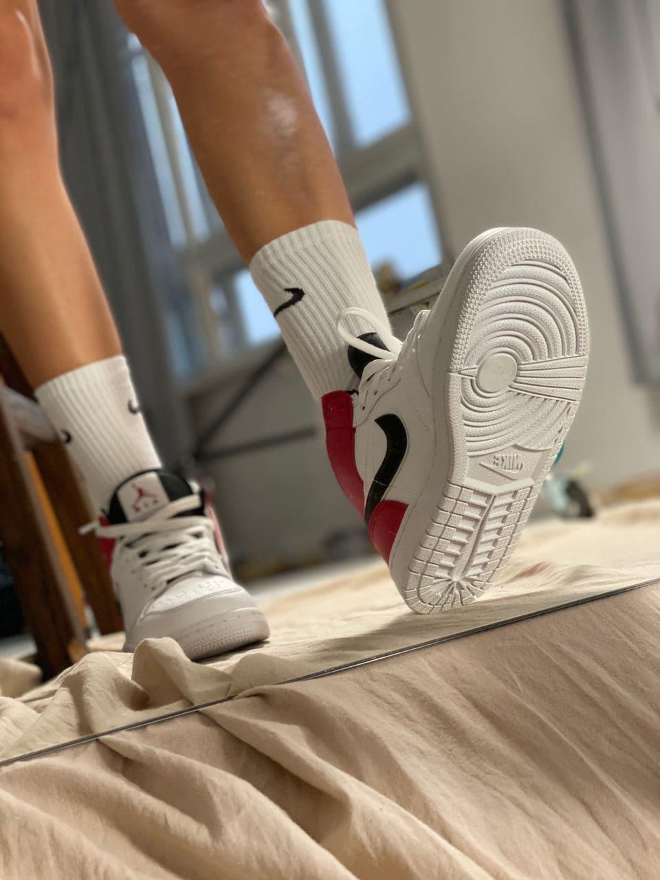 Nike Air Jordan 1 Retro Mid White Red «Black Logo»