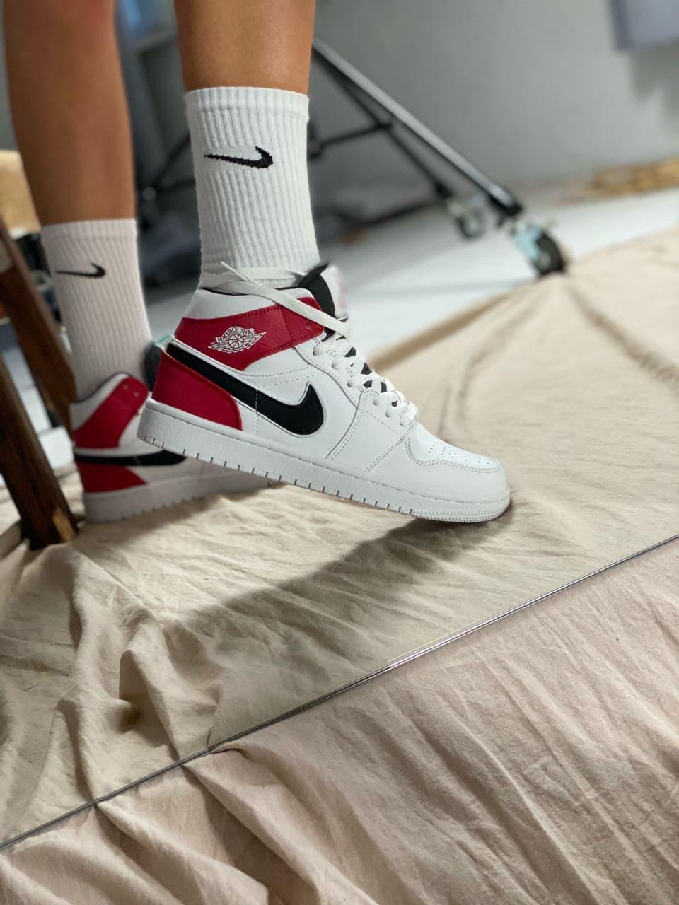 Nike Air Jordan 1 Retro Mid White Red «Black Logo»