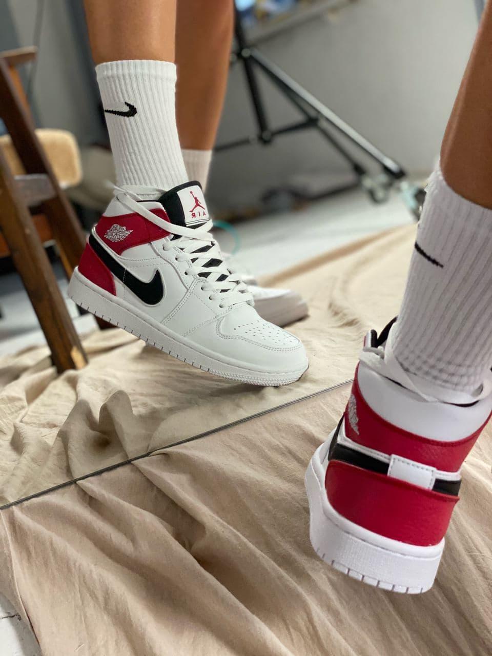 Nike Air Jordan 1 Retro Mid White Red «Black Logo»