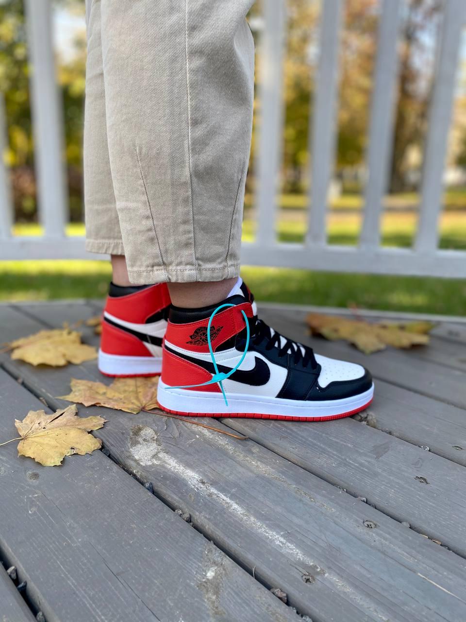 Nike Air Jordan 1 Retro High Black Red White 3