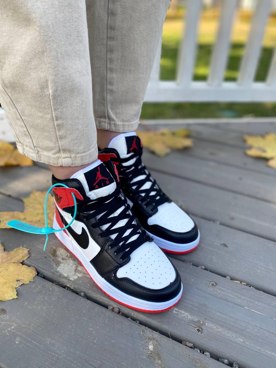 Nike Air Jordan 1 Retro High Black Red White 3