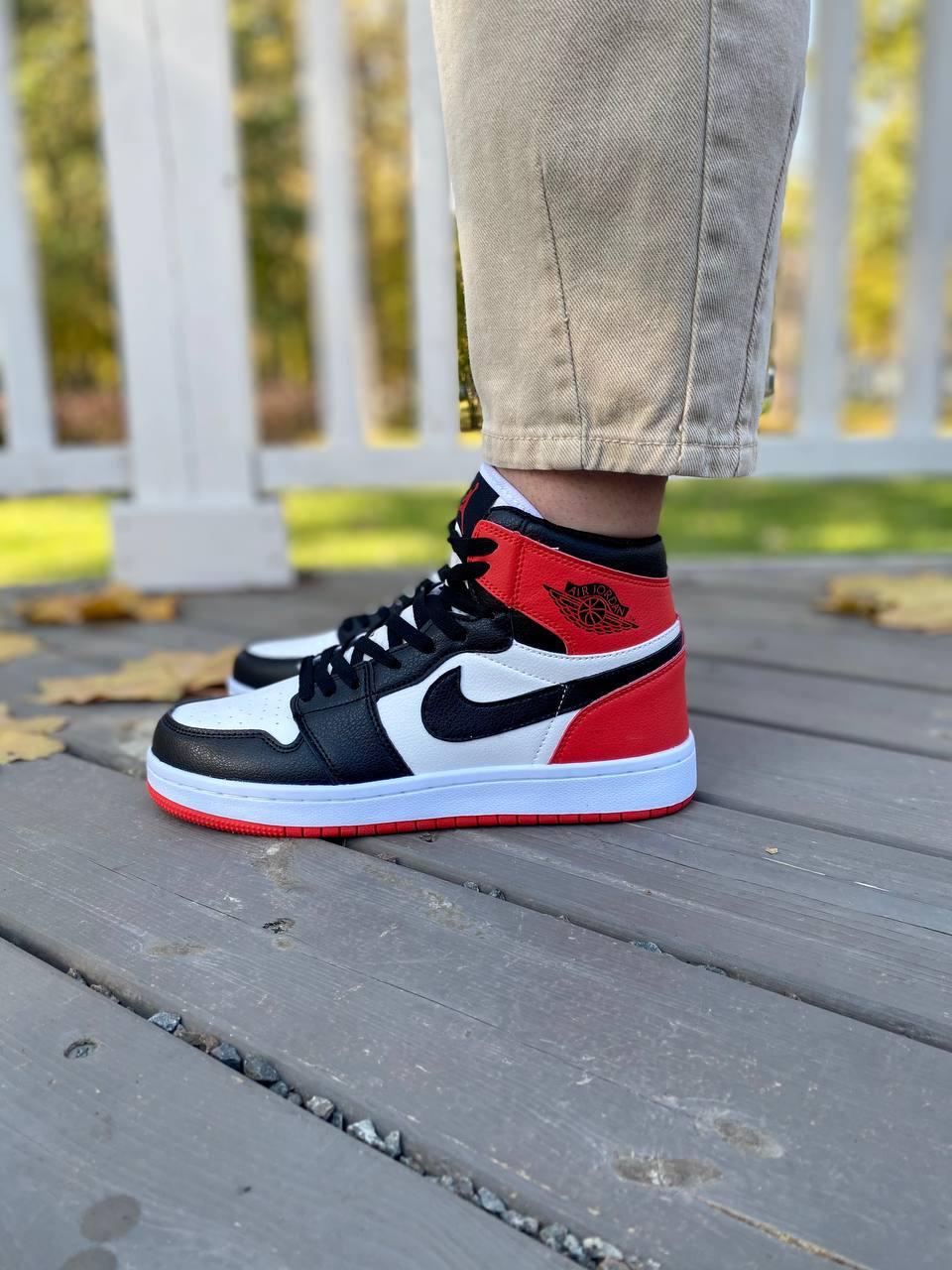 Nike Air Jordan 1 Retro High Black Red White 3