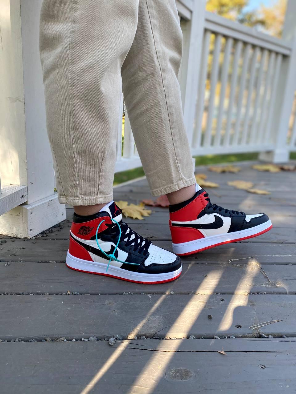Nike Air Jordan 1 Retro High Black Red White 3