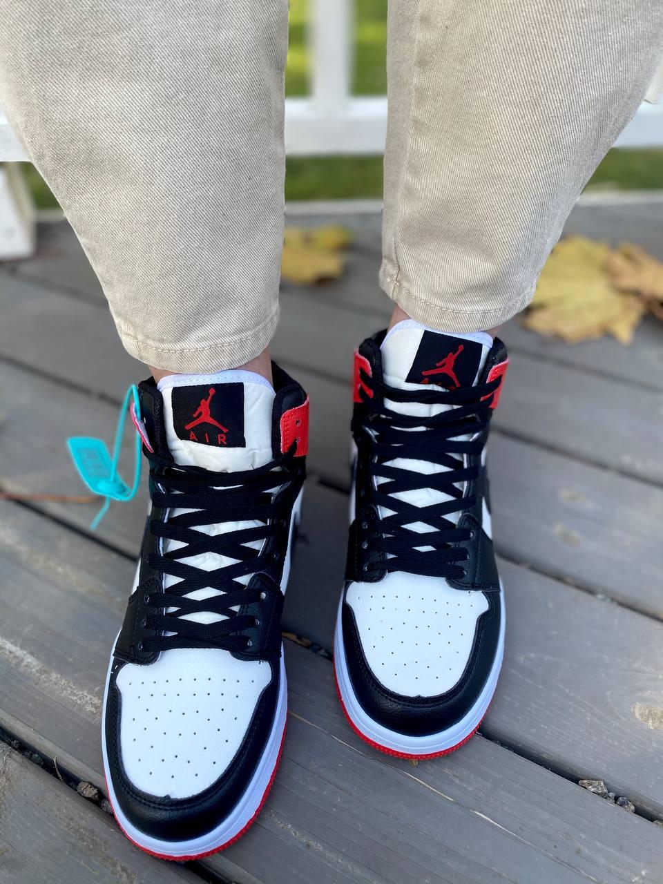 Nike Air Jordan 1 Retro High Black Red White 3