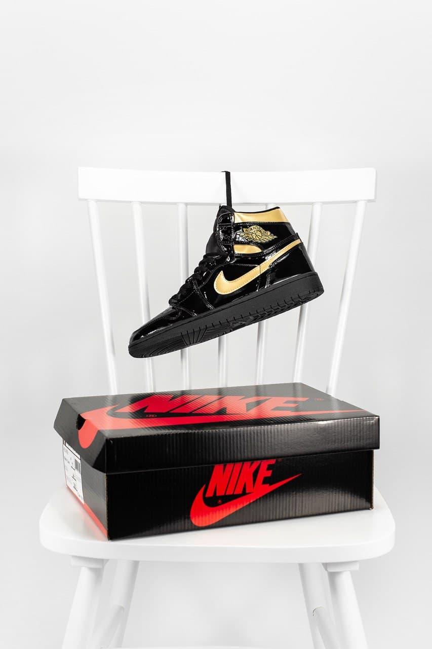 Nike Air Jordan 1 Retro High Black Gold