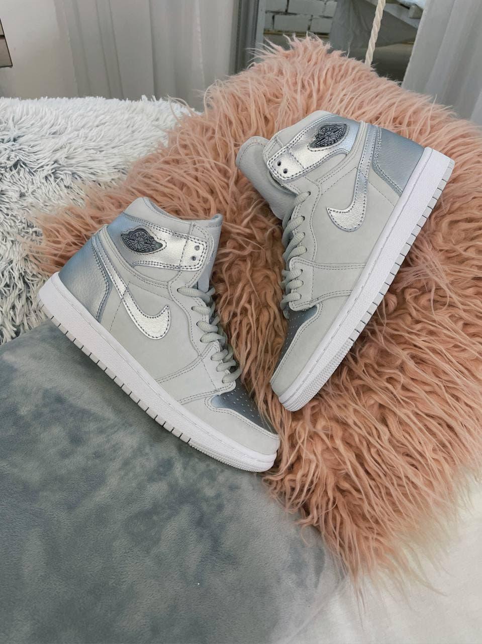 Nike Air Jordan 1 Retro Mid Alternate Silve