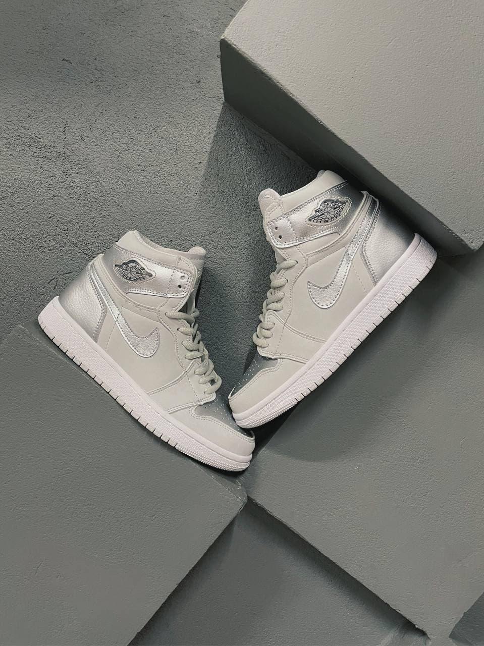 Nike Air Jordan 1 Retro Mid Alternate Silve
