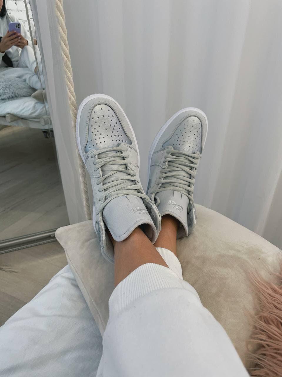 Nike Air Jordan 1 Retro Mid Alternate Silve