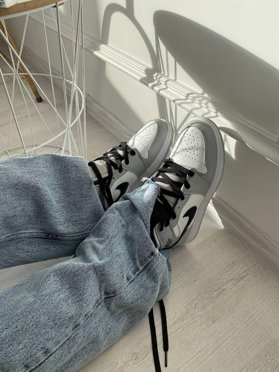 Nike Air Jordan 1 Retro Mid Smoke Grey