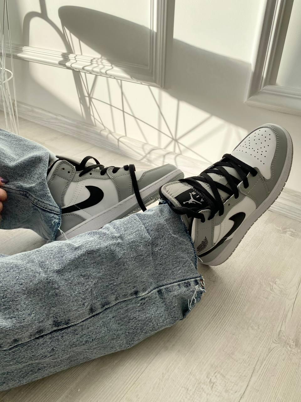 Nike Air Jordan 1 Retro Mid Smoke Grey