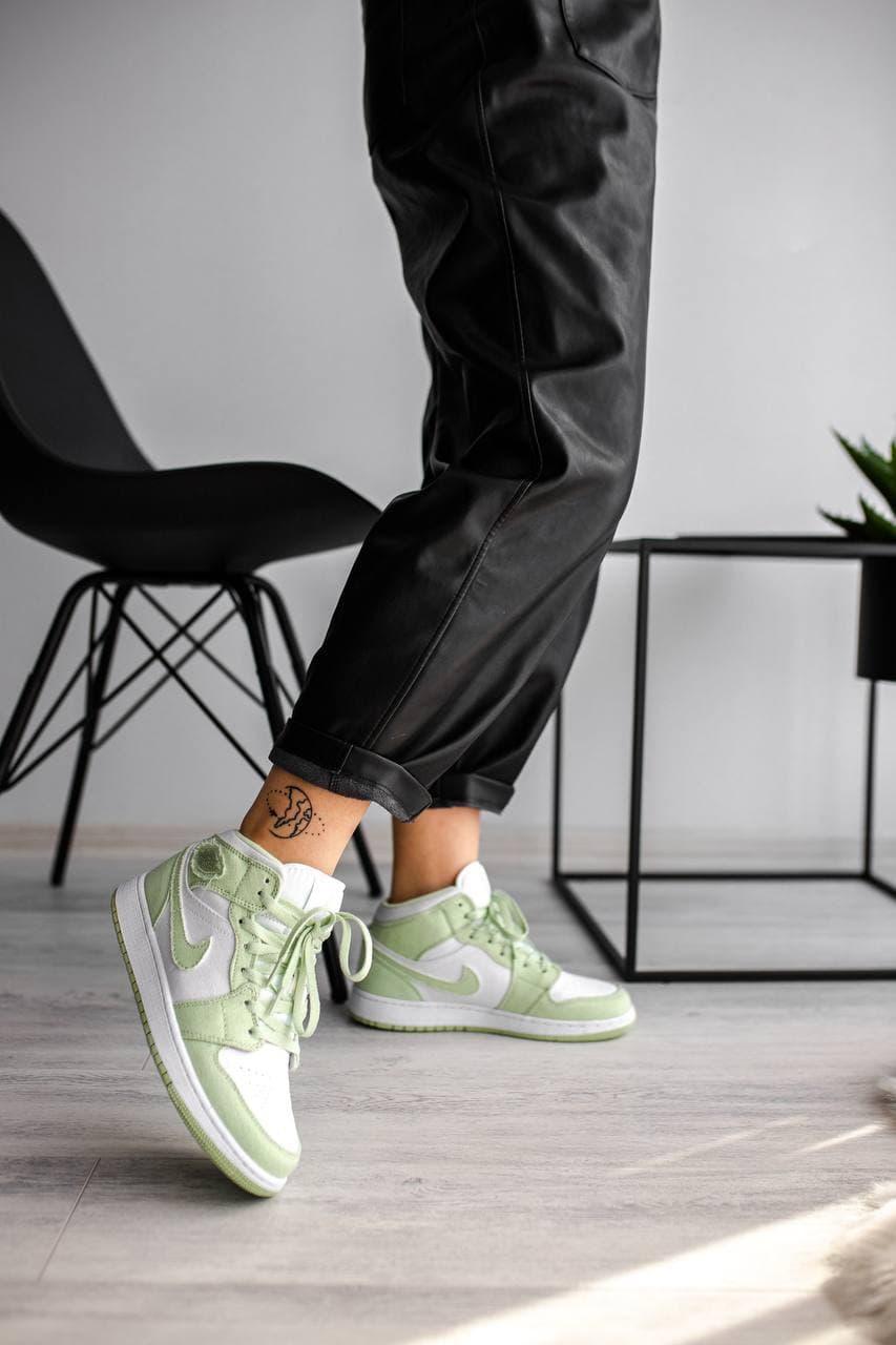 Nike Air Jordan 1 Retro Mid Green