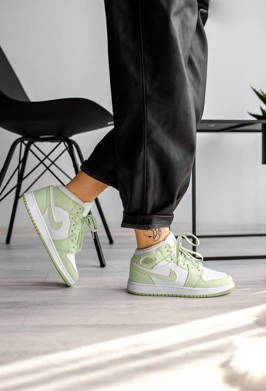 Nike Air Jordan 1 Retro Mid Green