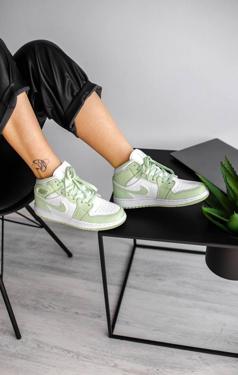 Nike Air Jordan 1 Retro Mid Green
