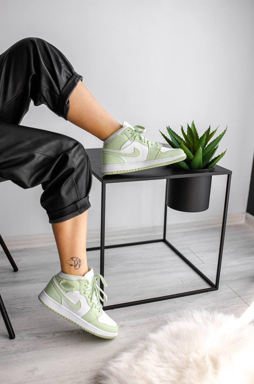 Nike Air Jordan 1 Retro Mid Green