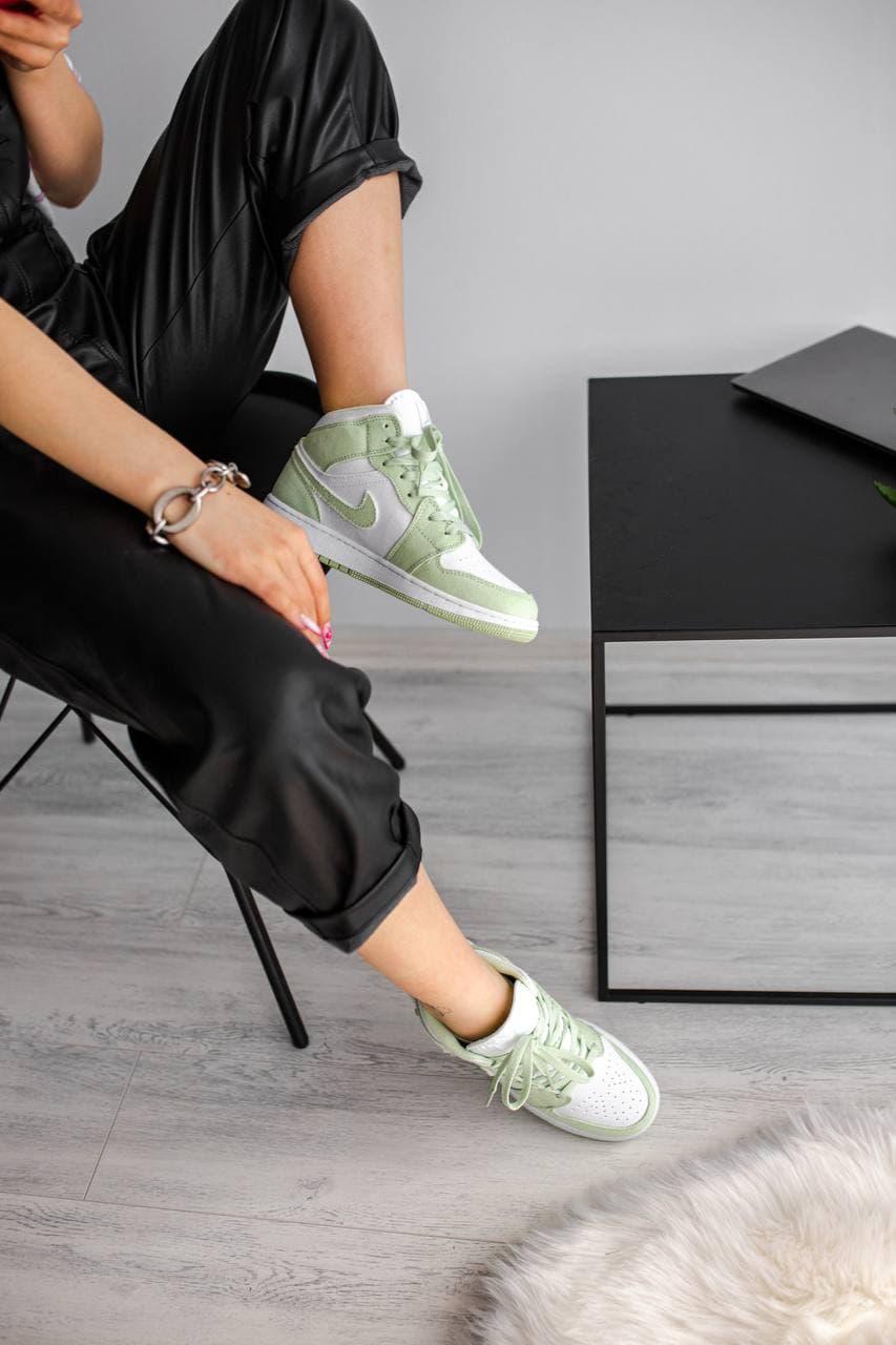 Nike Air Jordan 1 Retro Mid Green