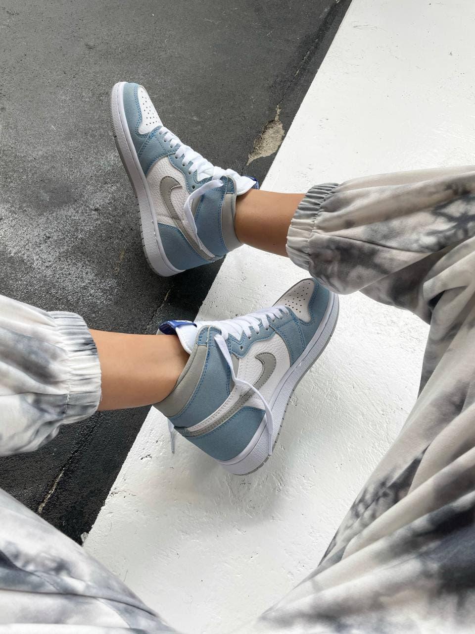 Nike Air Jordan 1 Retro High Hyper Royal