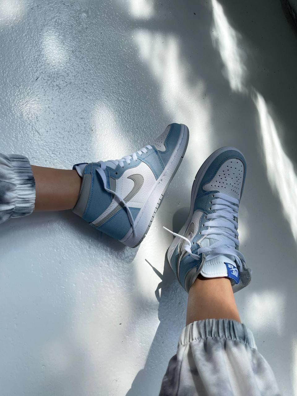 Nike Air Jordan 1 Retro High Hyper Royal