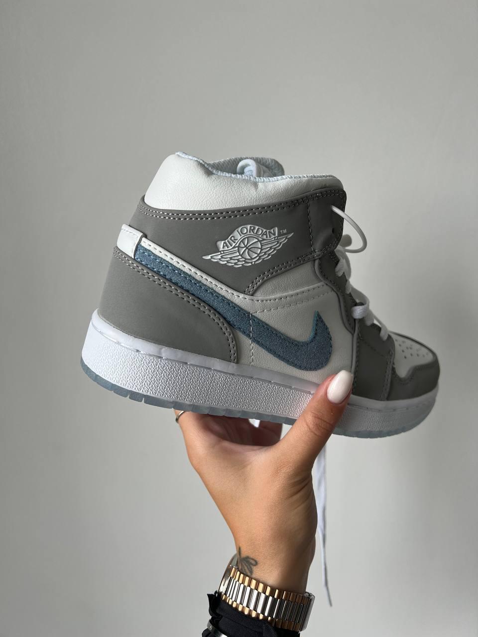 Nike Air Jordan 1 Retro Mid Aluminium