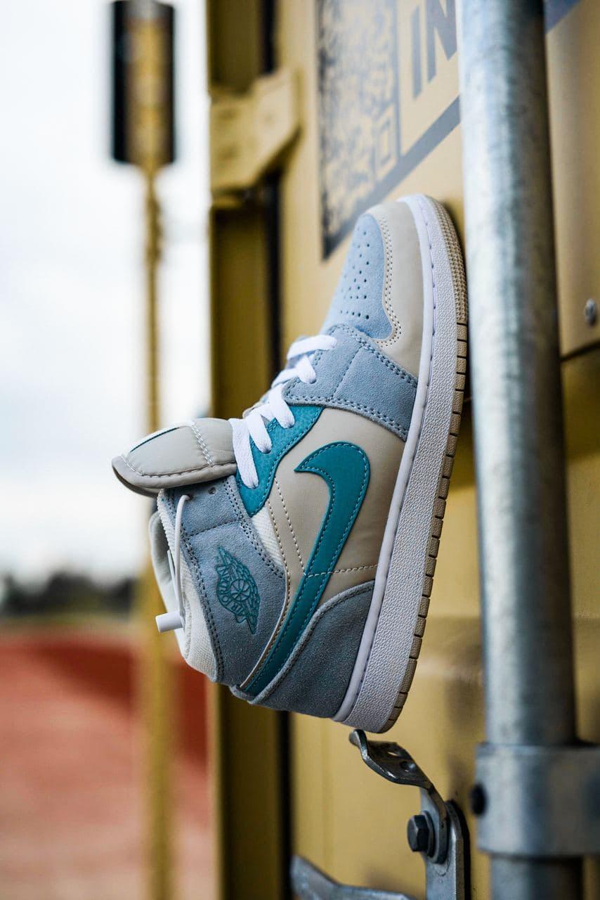 Nike Air Jordan Retro 1 MID SE SAIL LIGHT BLUE