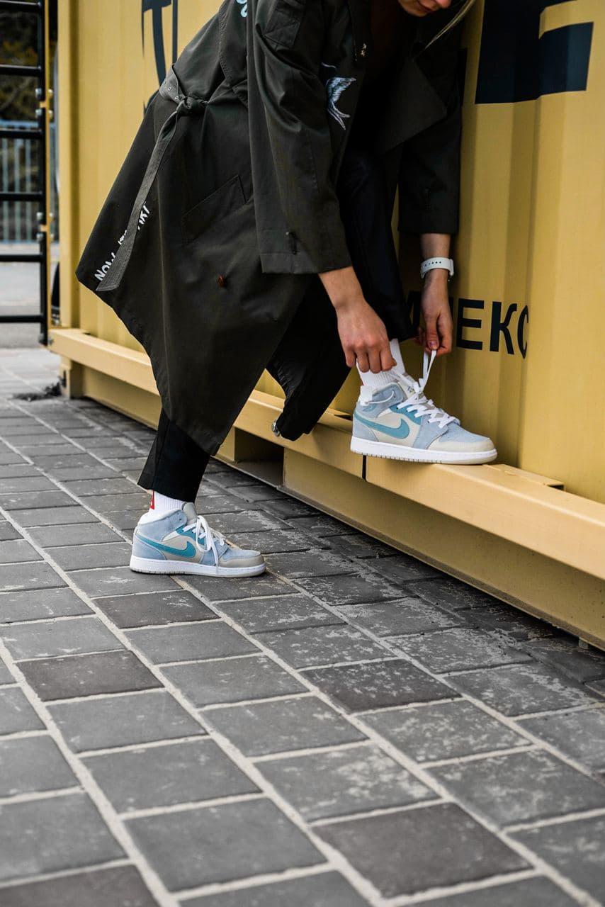 Nike Air Jordan Retro 1 MID SE SAIL LIGHT BLUE