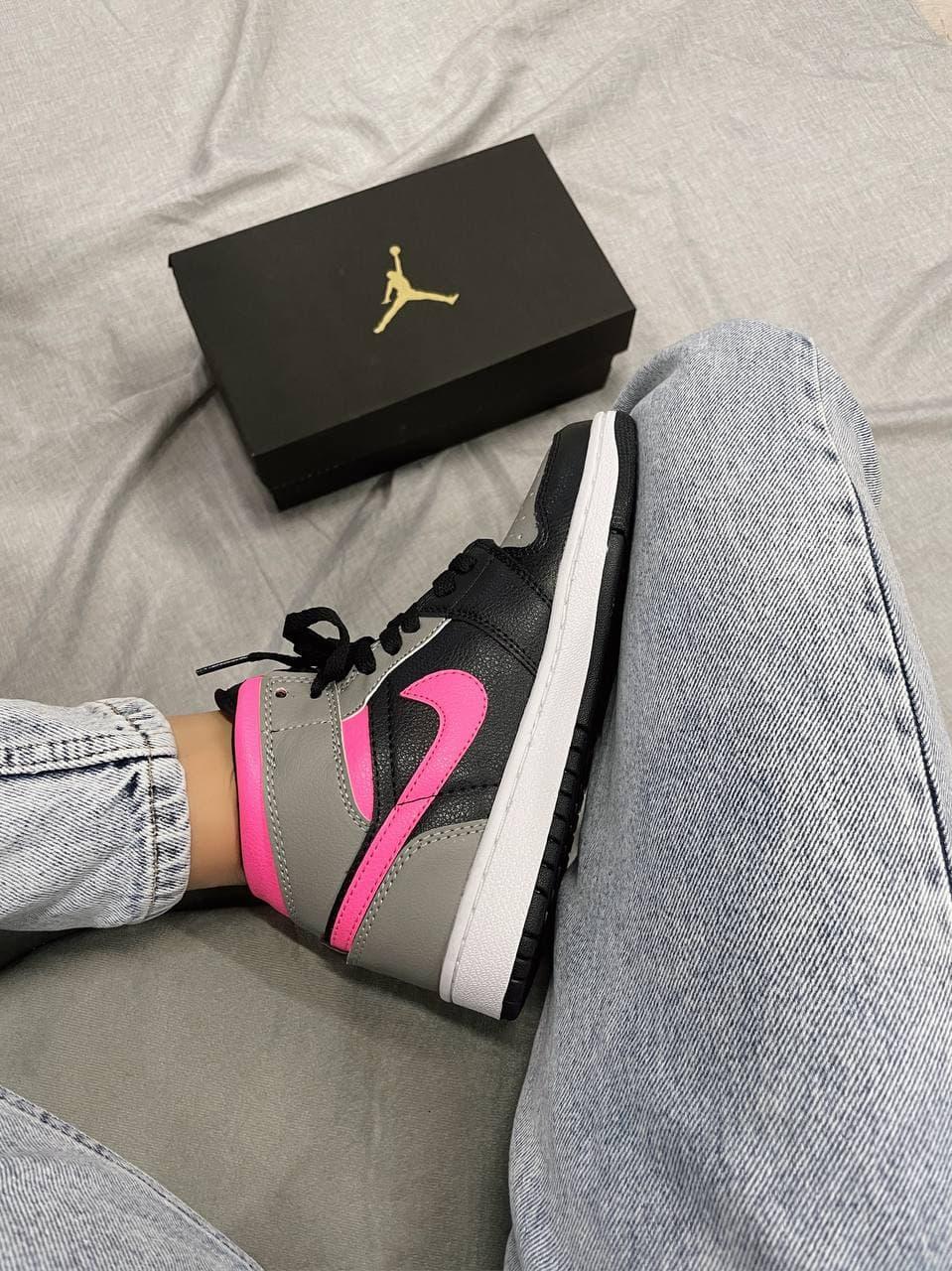 Nike Air Jordan 1 Retro High Black Grey Pink